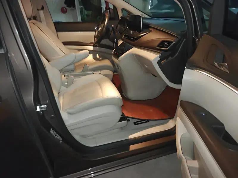 Buick GL8 2021 Land Business Class 652T Luxury — миниатюра 8