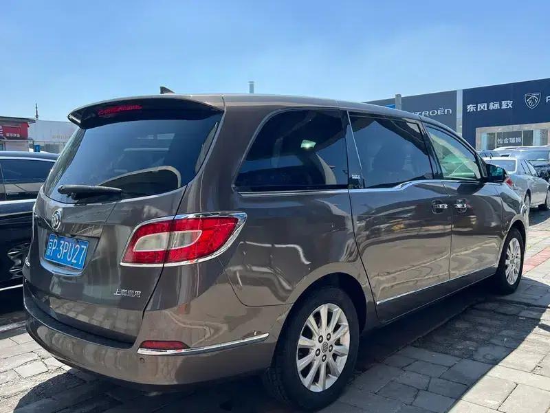Buick GL8 2011 3.0L XT Luxury Business Flagship Edition — миниатюра 4