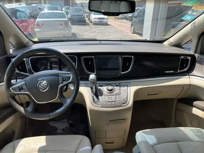 Buick GL8 2011 3.0L XT Luxury Business Flagship Edition — миниатюра 6