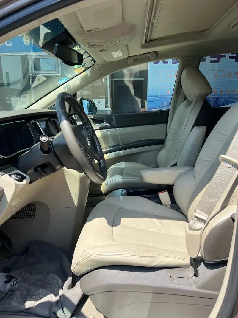 Buick GL8 2011 3.0L XT Luxury Business Flagship Edition — миниатюра 7