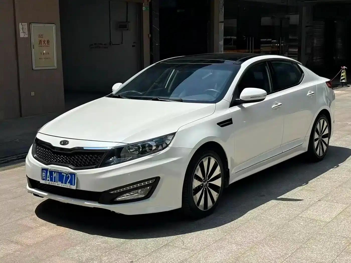 Kia K5 2011 2.0L Automatic GL — миниатюра 1