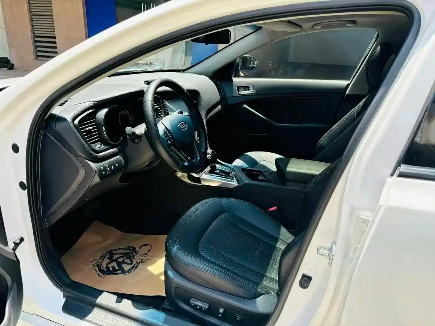 Kia K5 2011 2.0L Automatic GL — миниатюра 4