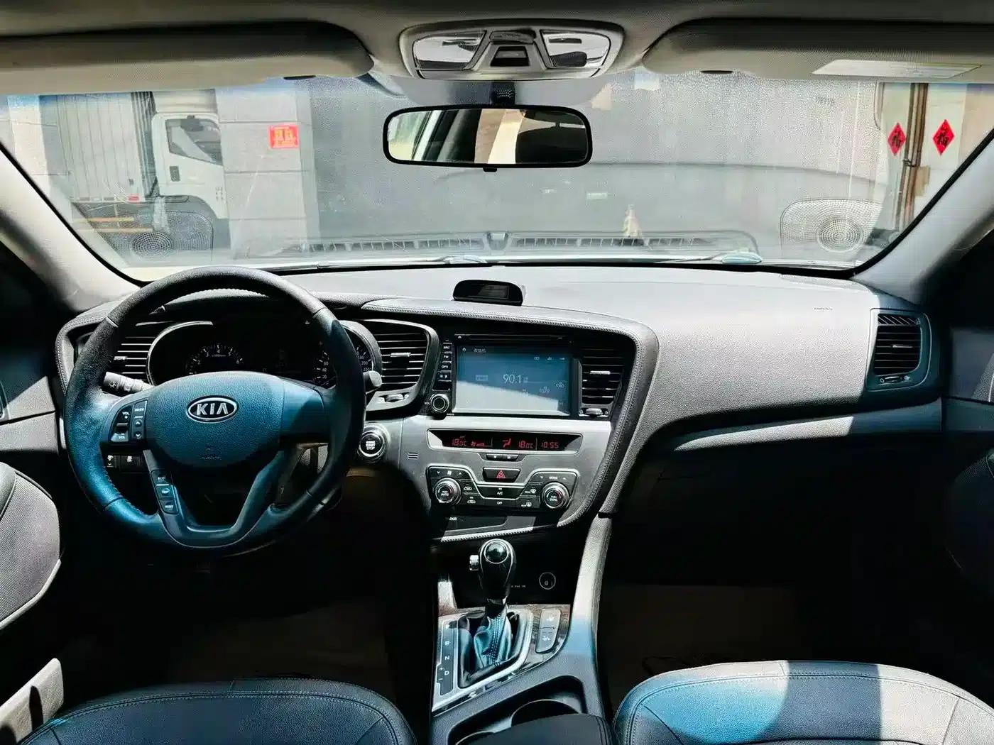 Kia K5 2011 2.0L Automatic GL — миниатюра 5