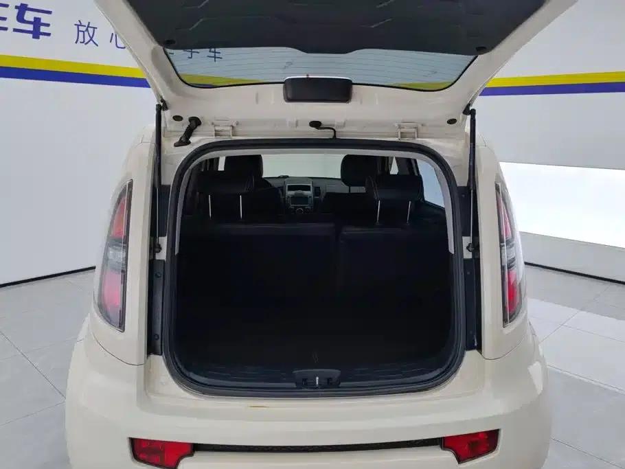 2013 Volkswagen Soul 1.6L AT GL — миниатюра 4