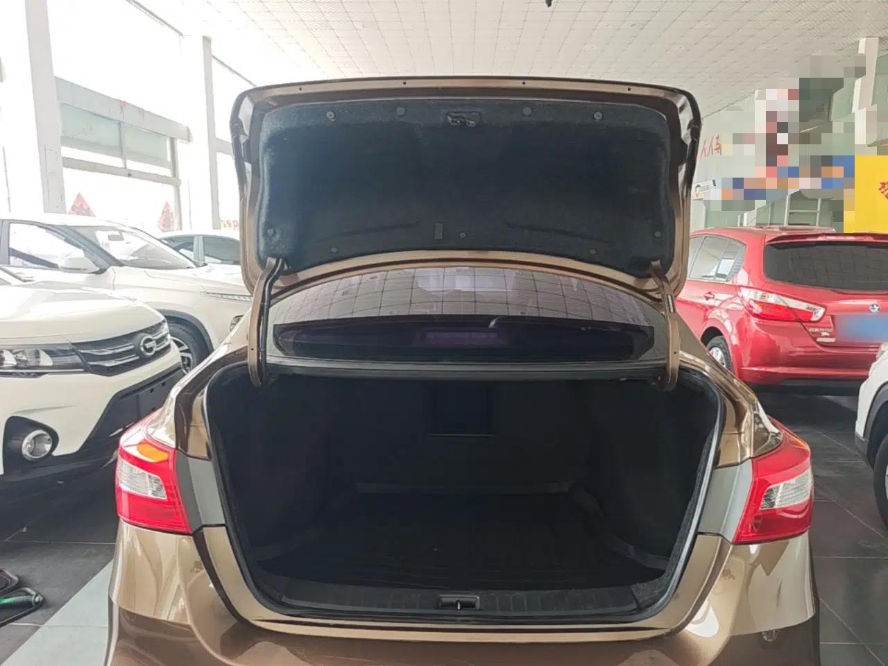 Nissan Sylphy 2016 1.6XV CVT ZhiZun Edition — миниатюра 22