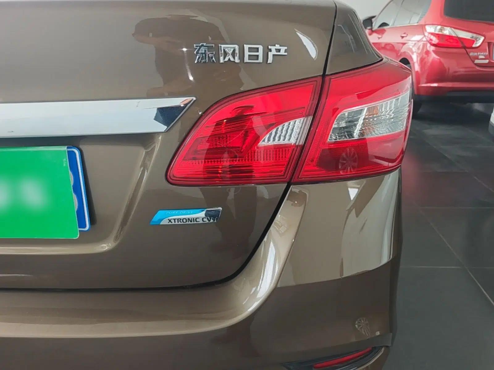 Nissan Sylphy 2016 1.6XV CVT ZhiZun Edition — миниатюра 9