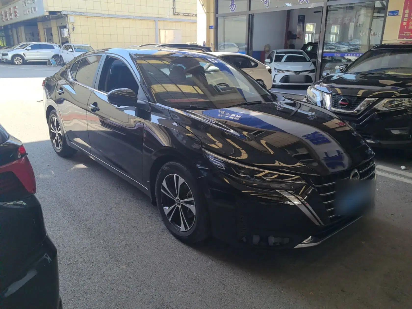 Nissan Sylphy 2023 1.6L CVT Enjoyment Edition — миниатюра 3