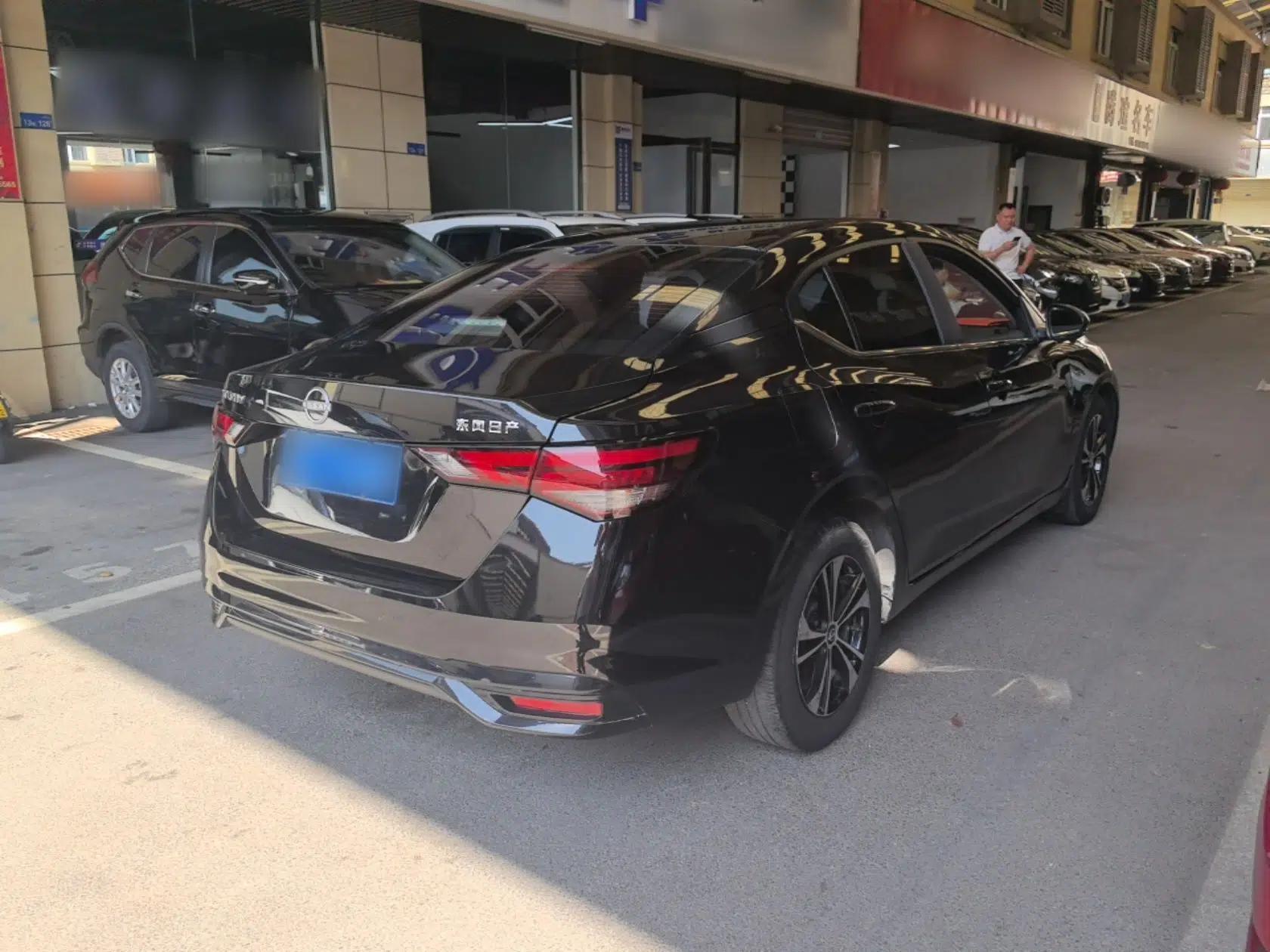 Nissan Sylphy 2023 1.6L CVT Enjoyment Edition — миниатюра 6