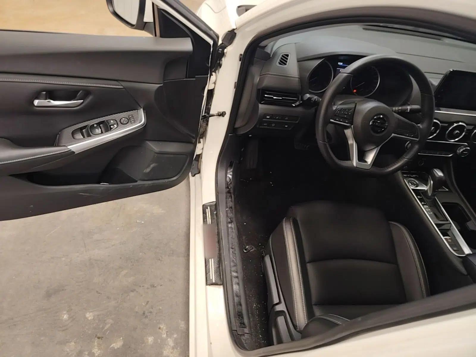 Nissan Sylphy 2022 1.6L XL CVT Enjoyment Edition — миниатюра 18