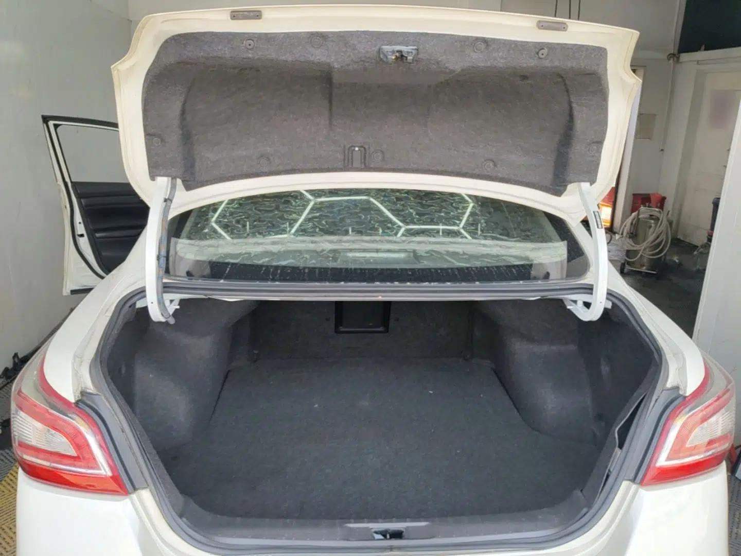 Nissan Teana 2013 2.5L XL Leading Edition — миниатюра 22