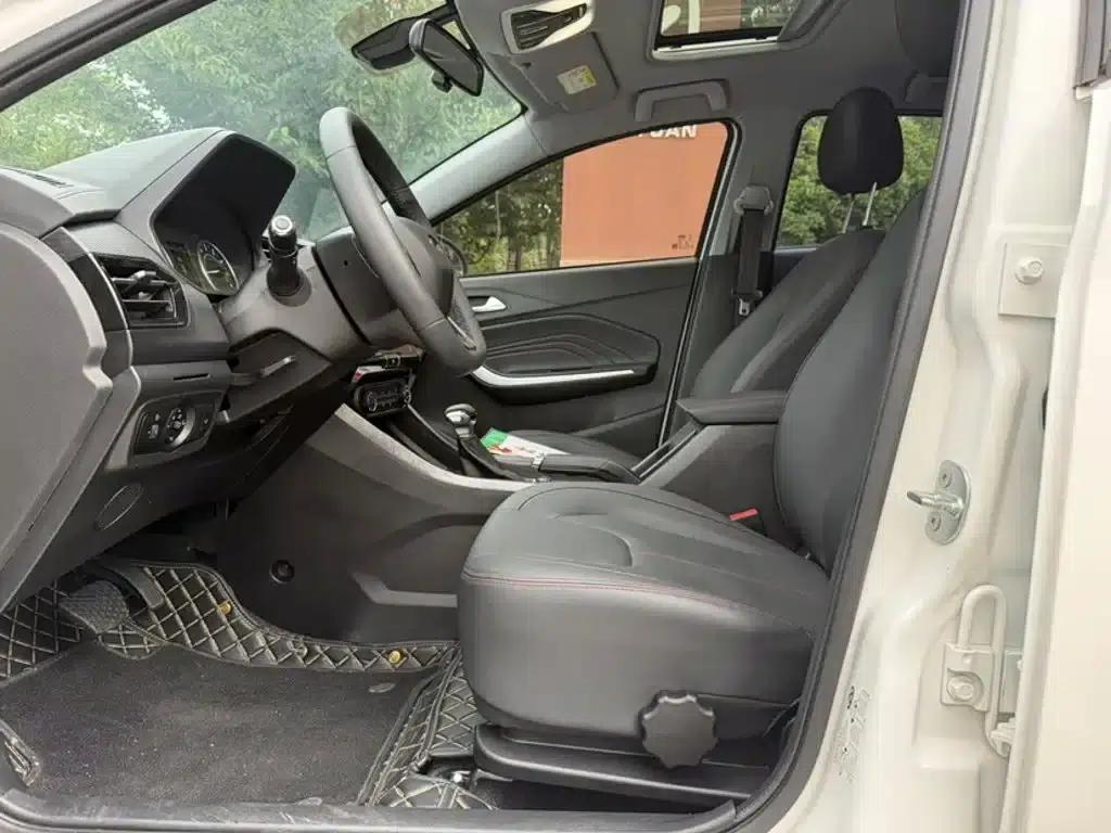 Chery Tiggo 3x 2023 1.5L CVT Fashion Edition — миниатюра 14