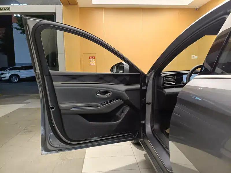 Qin L DM 2025 Smart Driving Edition DM-i 120KM Superior Model — миниатюра 31