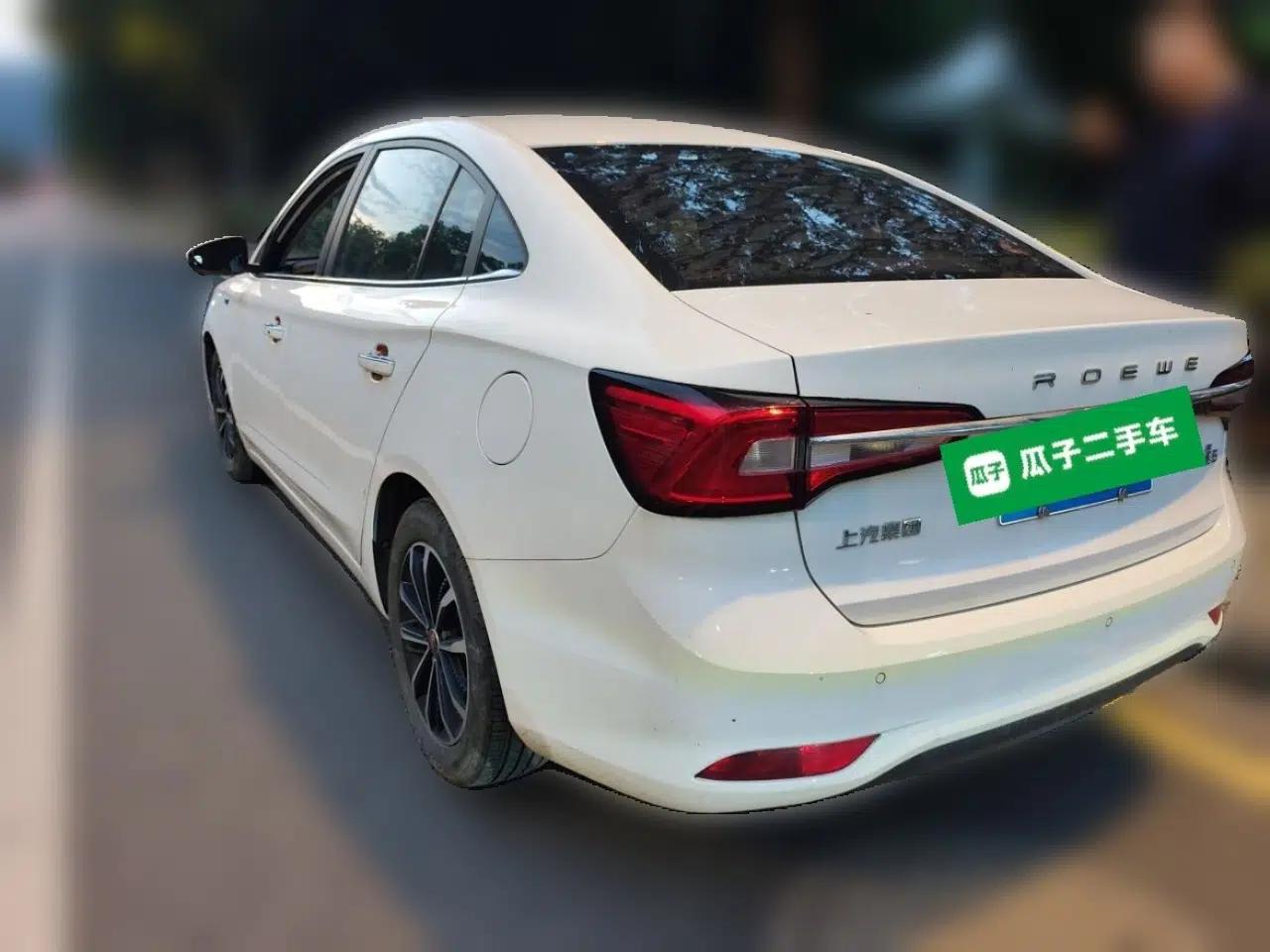 Roewe i5 2020 1.5L Automatic 4G Connect Luxury Flagship Edition — миниатюра 4