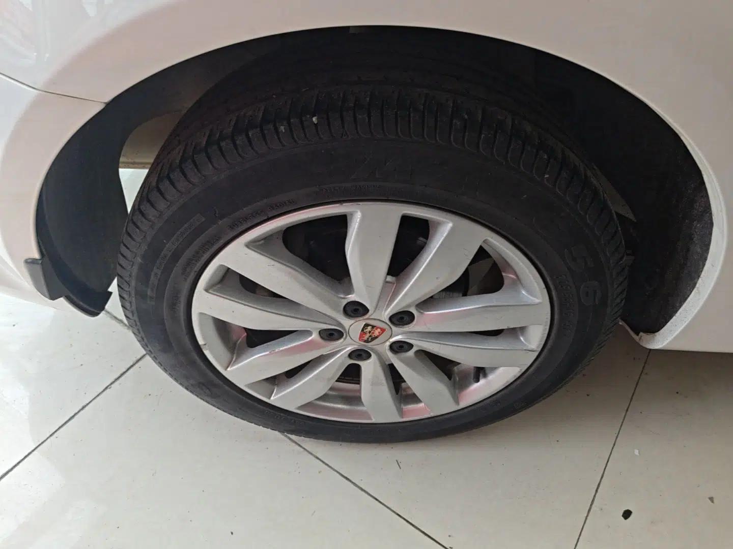 Roewe 350 2014 1.5L Manual Swift Edition — миниатюра 11