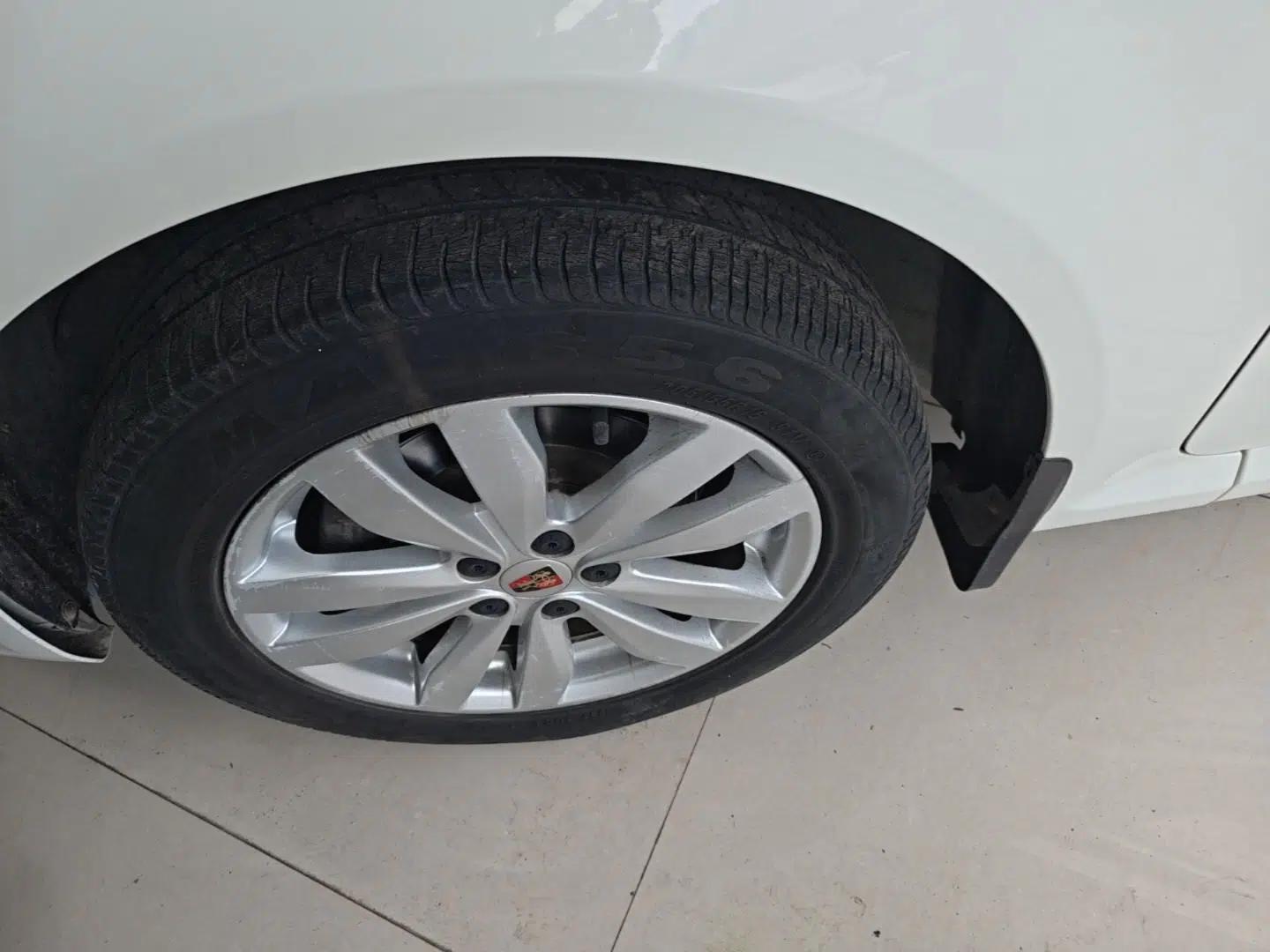 Roewe 350 2014 1.5L Manual Swift Edition — миниатюра 15