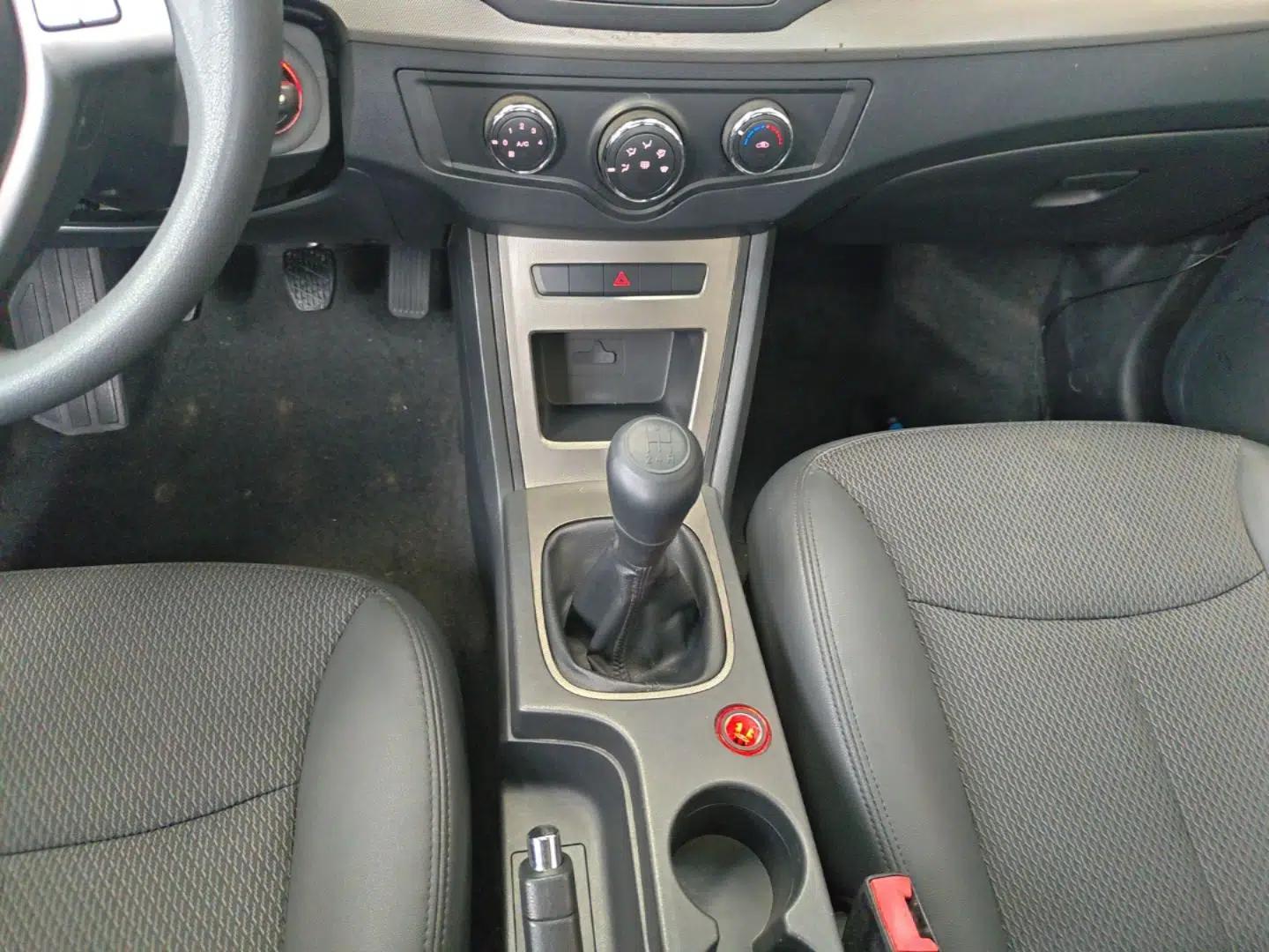 Roewe 350 2014 1.5L Manual Swift Edition — миниатюра 21