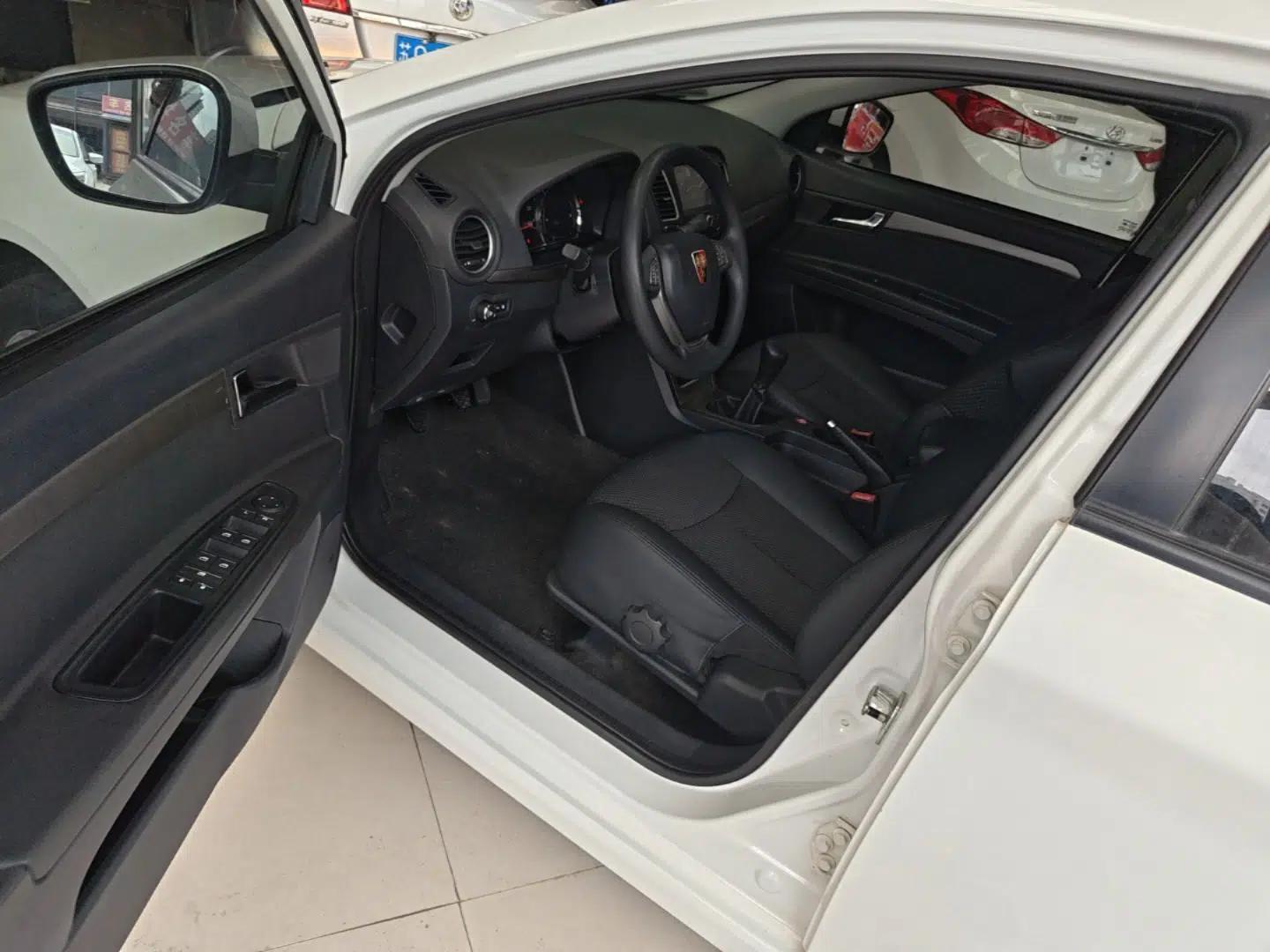 Roewe 350 2014 1.5L Manual Swift Edition — миниатюра 23