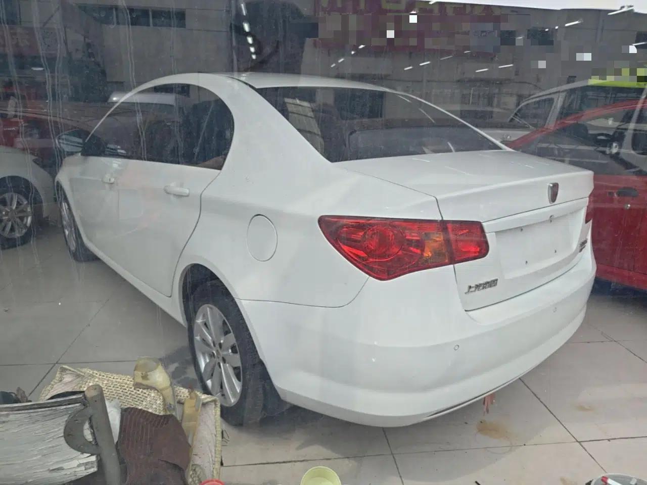 Roewe 350 2014 1.5L Manual Swift Edition — миниатюра 4