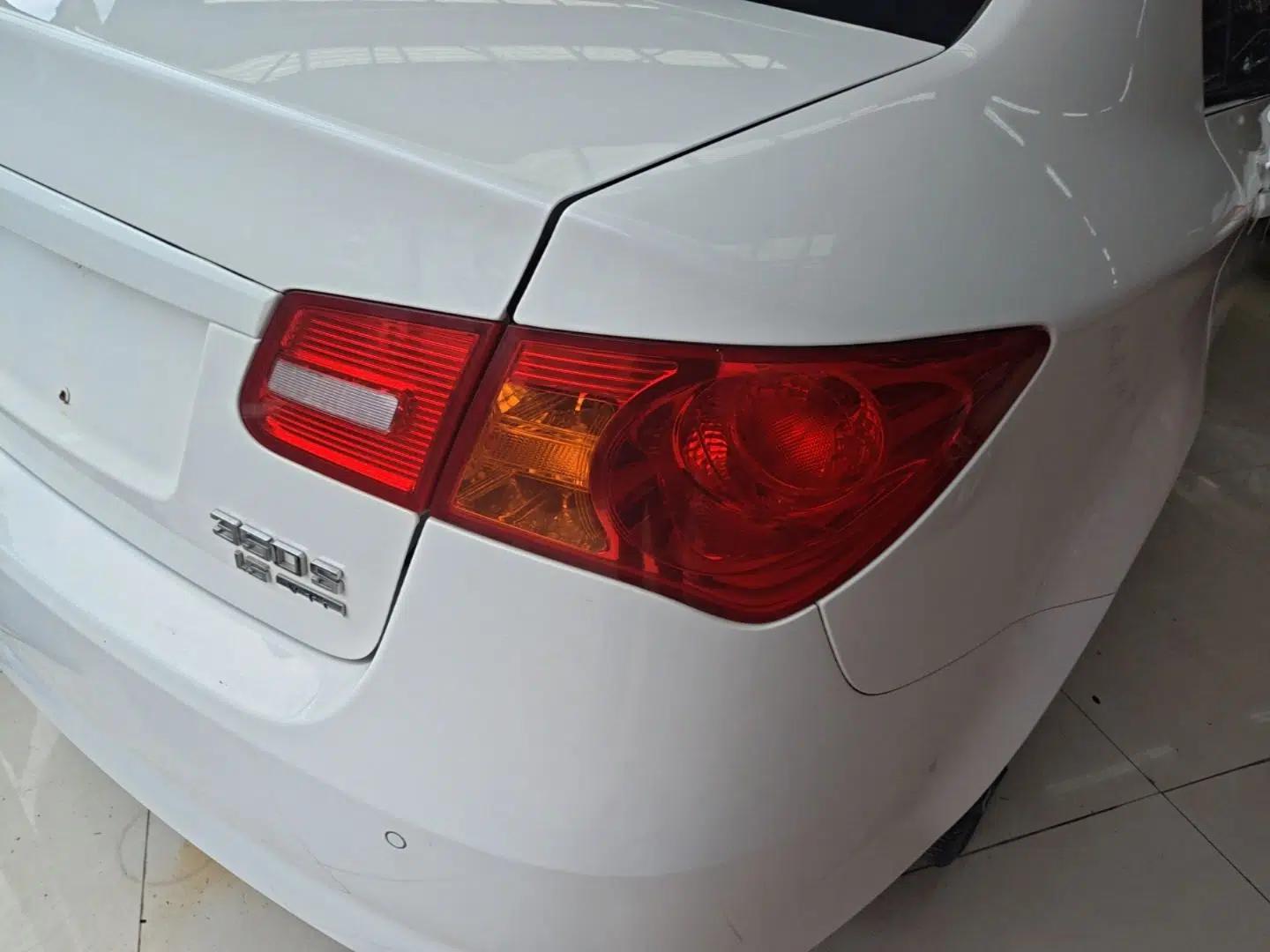 Roewe 350 2014 1.5L Manual Swift Edition — миниатюра 9