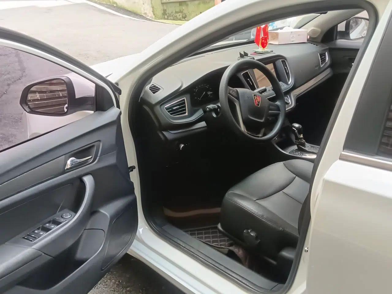 Roewe 360 2016 1.5L Automatic Smart Screen Version — миниатюра 16