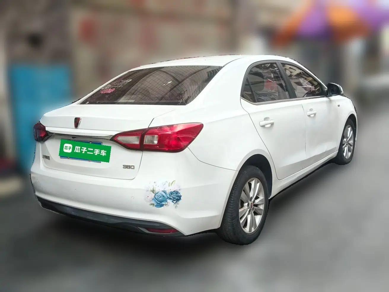 Roewe 360 2016 1.5L Automatic Smart Screen Version — миниатюра 6