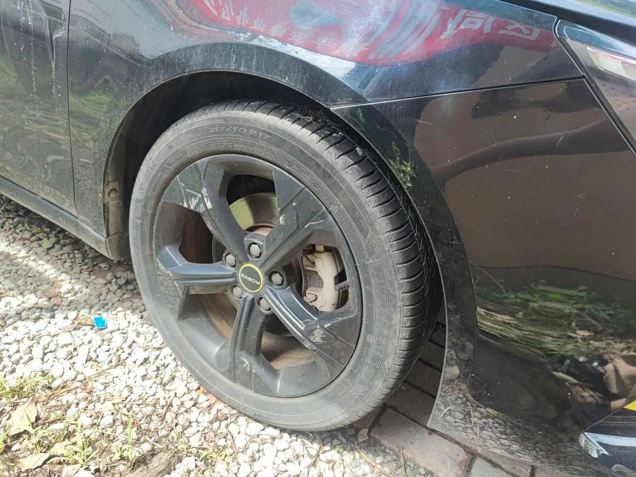 Roewe i6 MAX New Energy 2020 1.5T PHEV Cool & Stylish Skyroof Edition — миниатюра 8