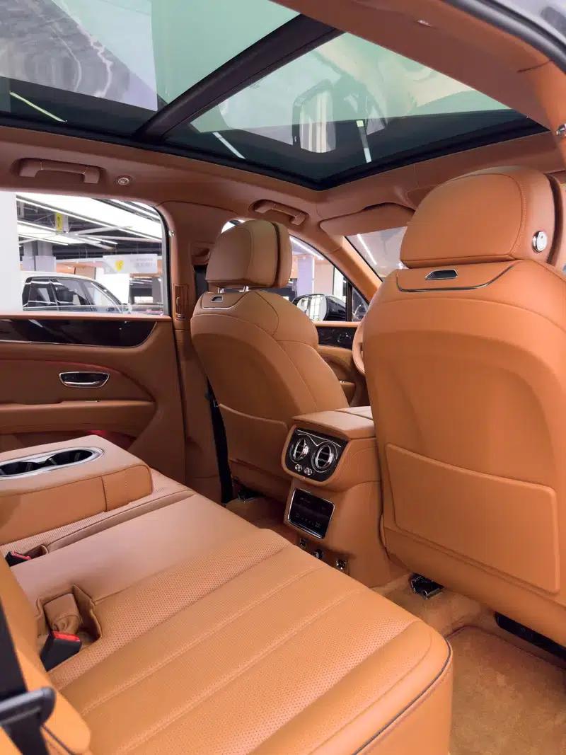 Bentayga 2022 4.0T V8 S — миниатюра 11