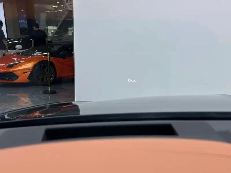 Bentayga 2022 4.0T V8 S — миниатюра 13