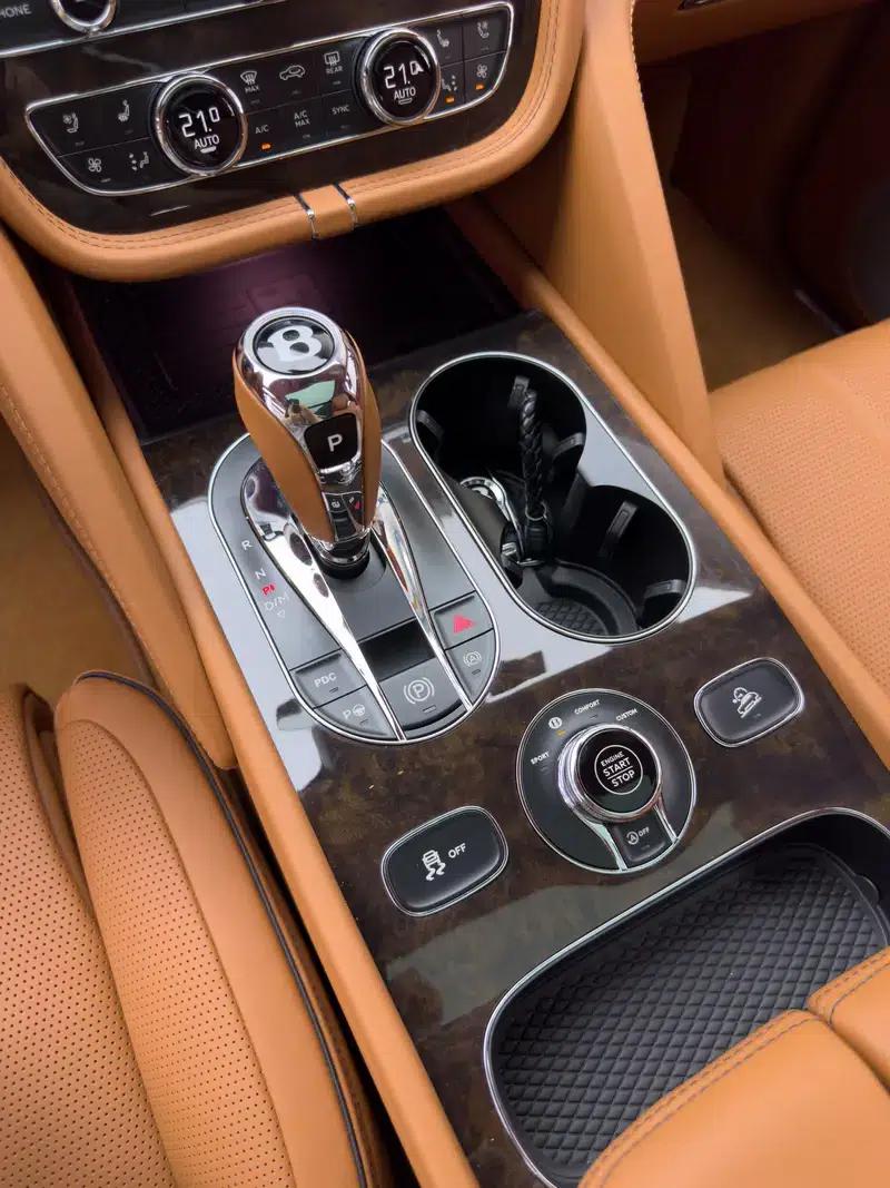 Bentayga 2022 4.0T V8 S — миниатюра 18