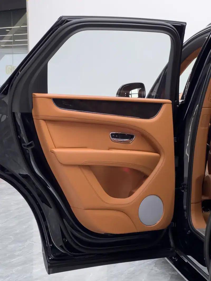 Bentayga 2022 4.0T V8 S — миниатюра 25
