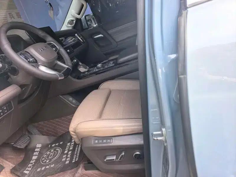 Beijing BJ60 2022 2.0T Automatic 11-seater — миниатюра 11