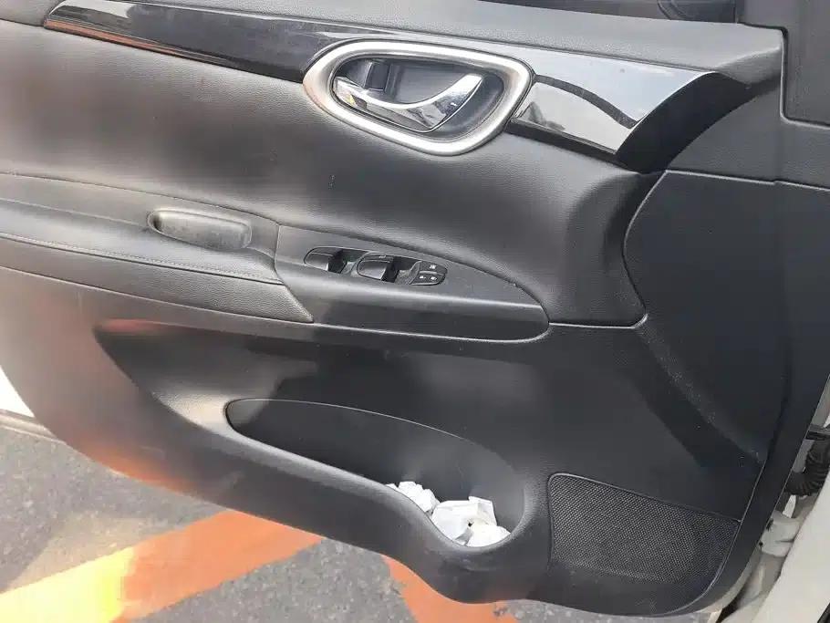 Nissan Sylphy 2019 1.6XV CVT Smart Connect Premium Edition (National V Emission Standard) — миниатюра 7