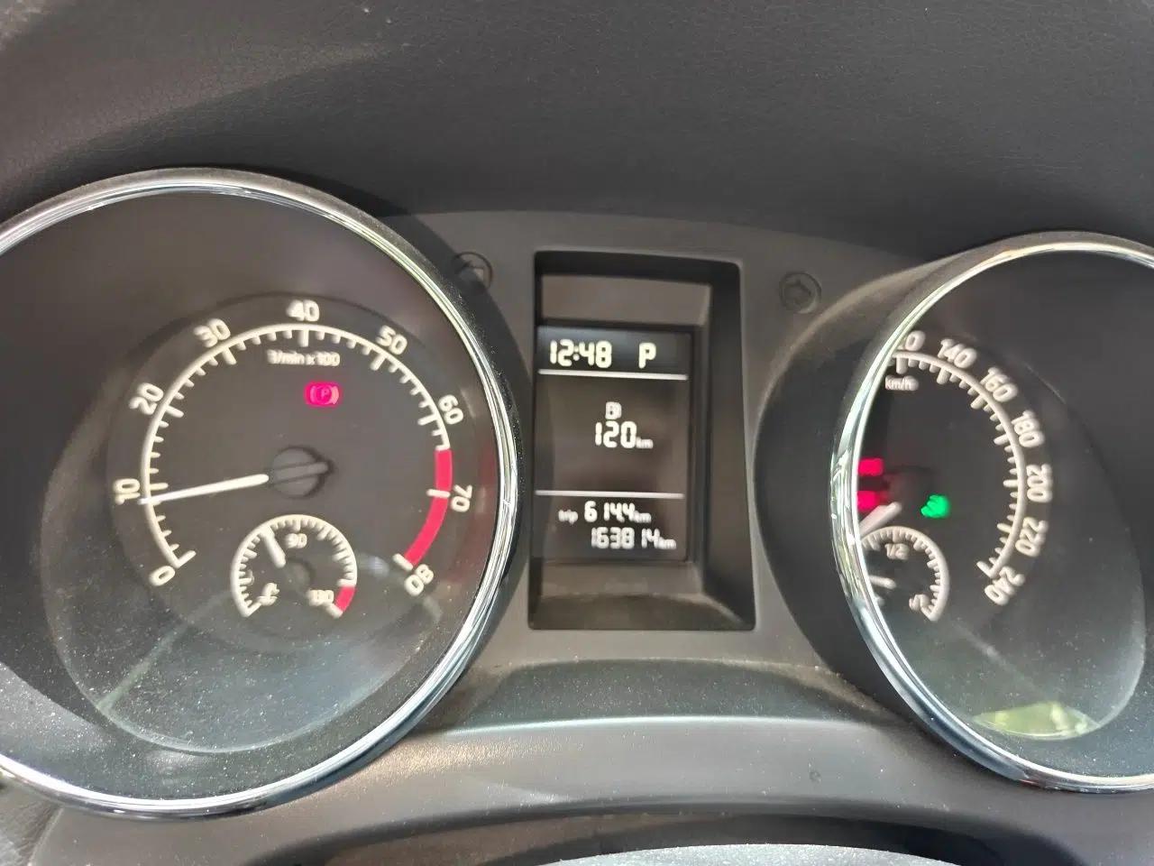 Skoda Yeti 2016 1.4TSI DSG Advanced Edition — миниатюра 11
