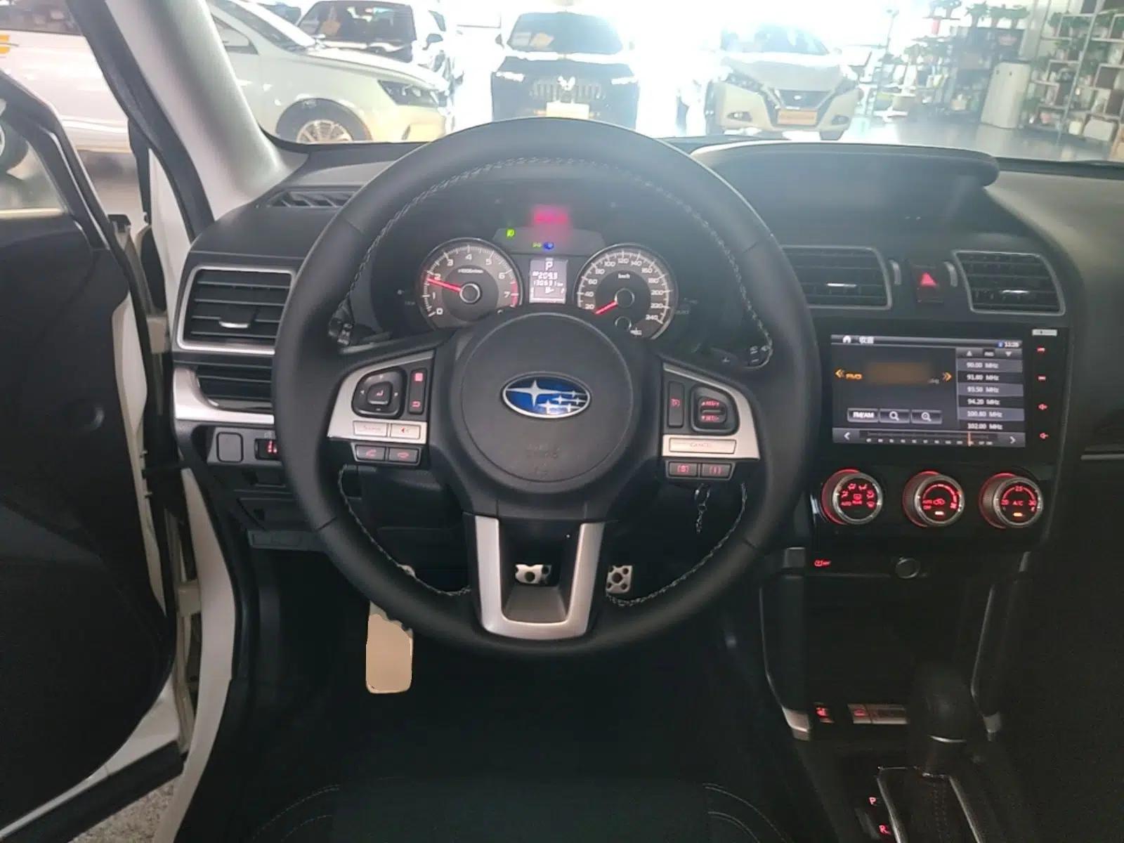 Subaru Forester 2016 2.0i Fashion Navigation Edition — миниатюра 13