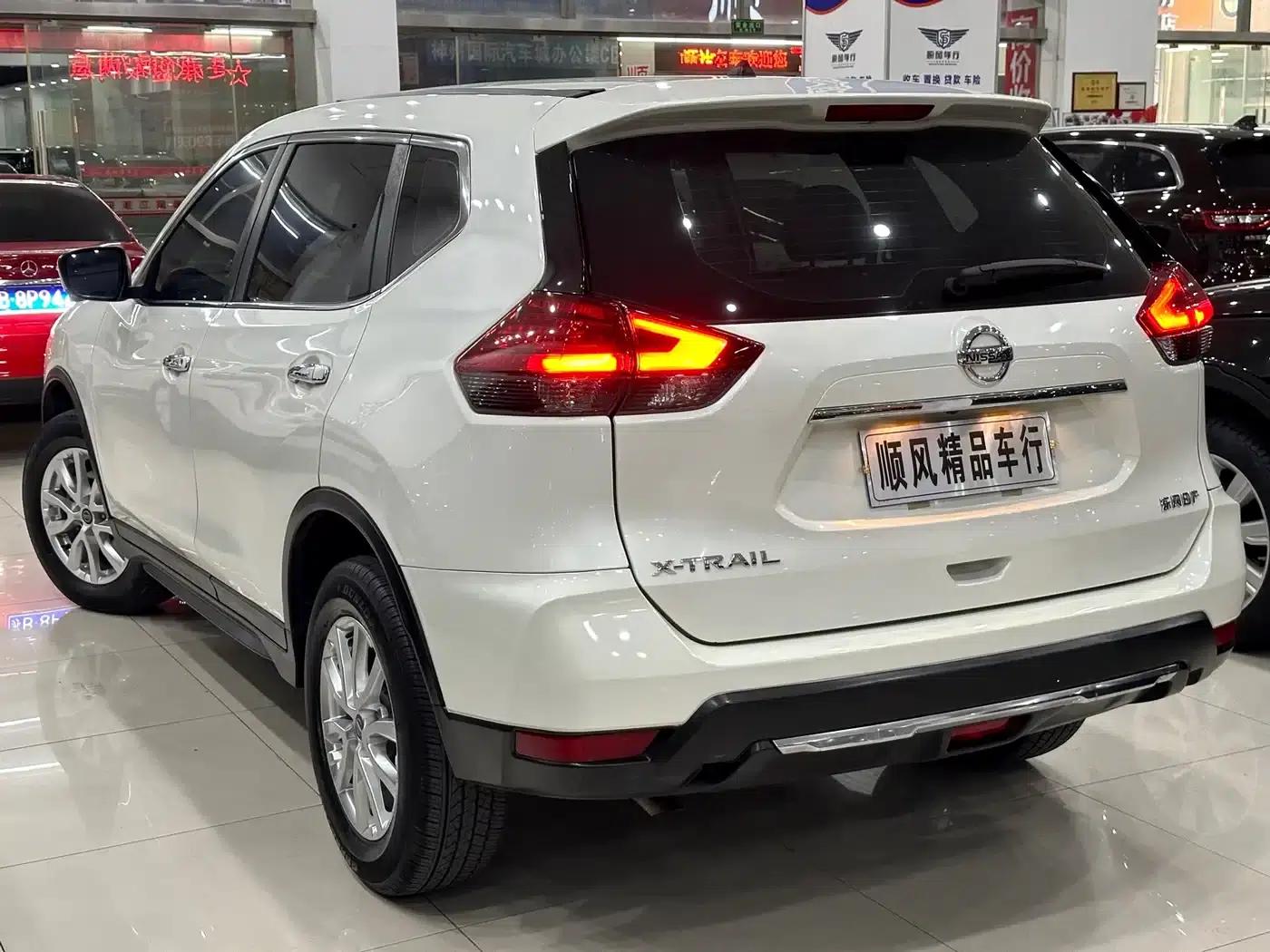Nissan X-Trail 2021 2.0L CVT 2WD XL Premium Intelligent Connectivity Edition — миниатюра 3