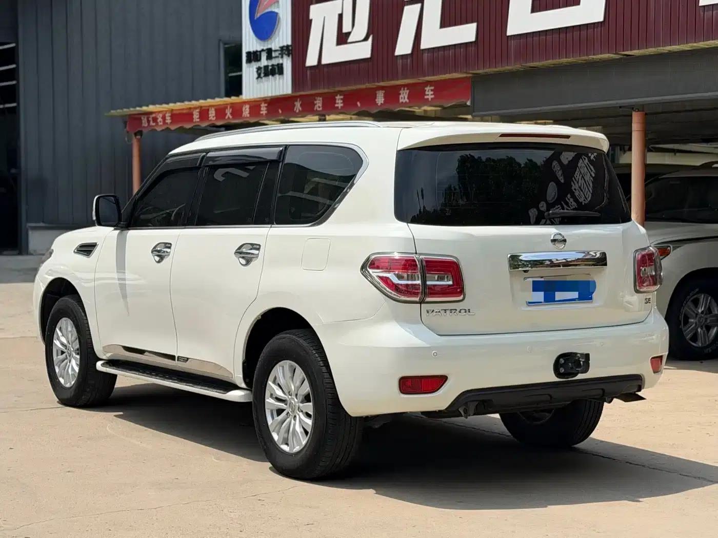 Nissan Patrol 2018 4.0L Flagship Edition — миниатюра 3