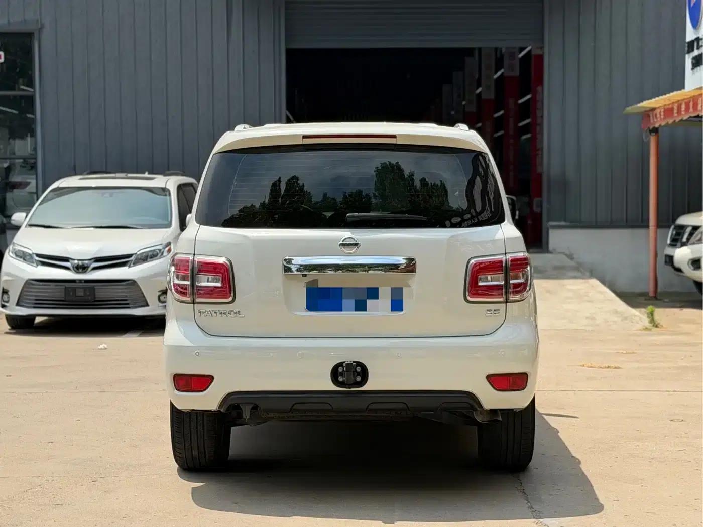Nissan Patrol 2018 4.0L Flagship Edition — миниатюра 4