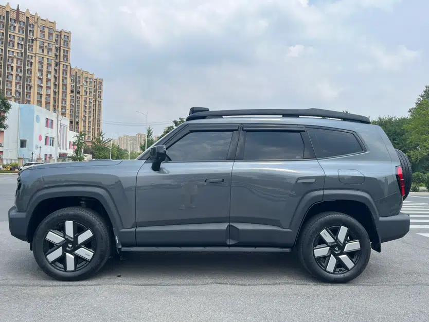 Deepal G318 2024 Four-Wheel-Drive Air Suspension Model — миниатюра 4