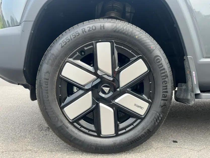 Deepal G318 2024 Four-Wheel-Drive Air Suspension Model — миниатюра 10