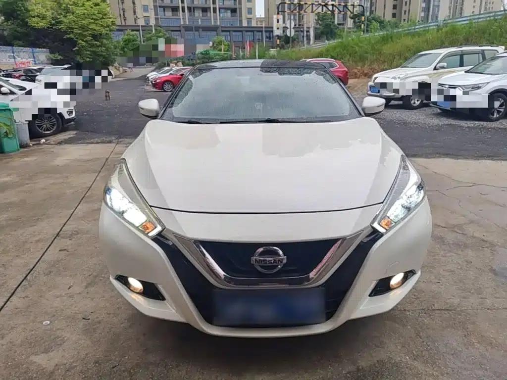 Nissan Bluebird 2016 1.6L CVT Smart Edition — миниатюра 3
