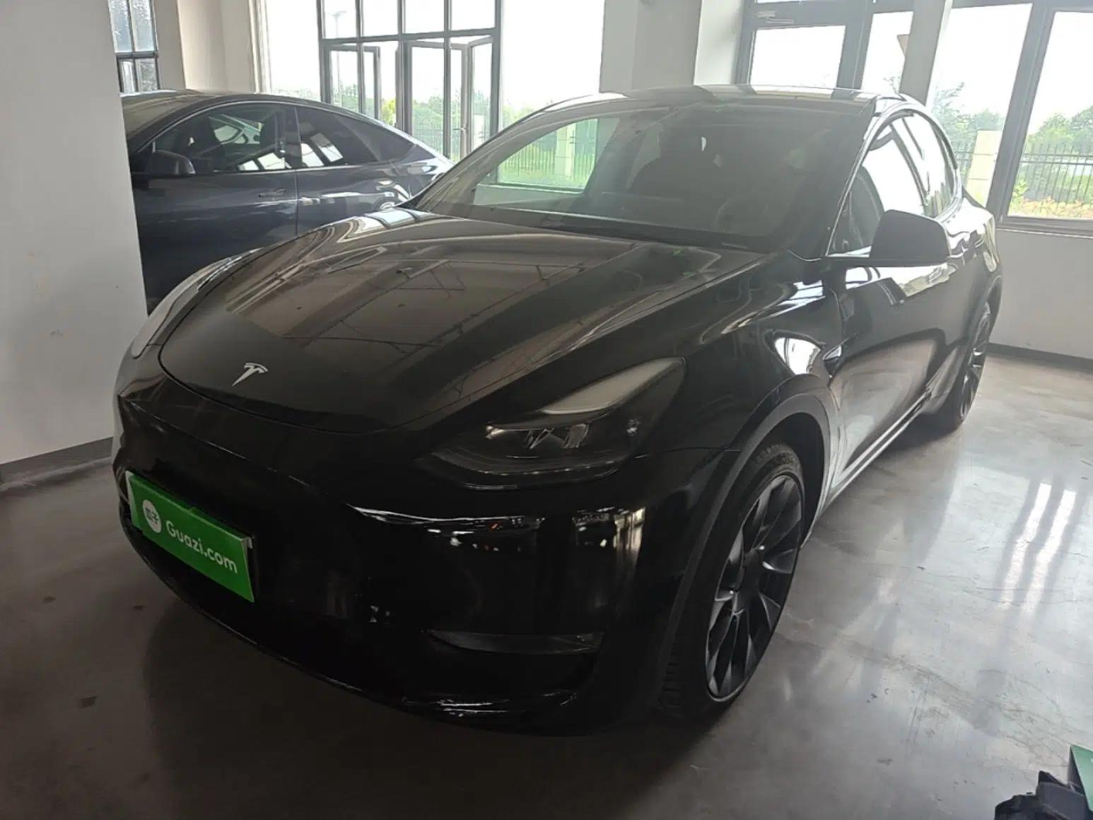 Tesla Model Y 2022 Long-Range All-Wheel-Drive Version — миниатюра 1