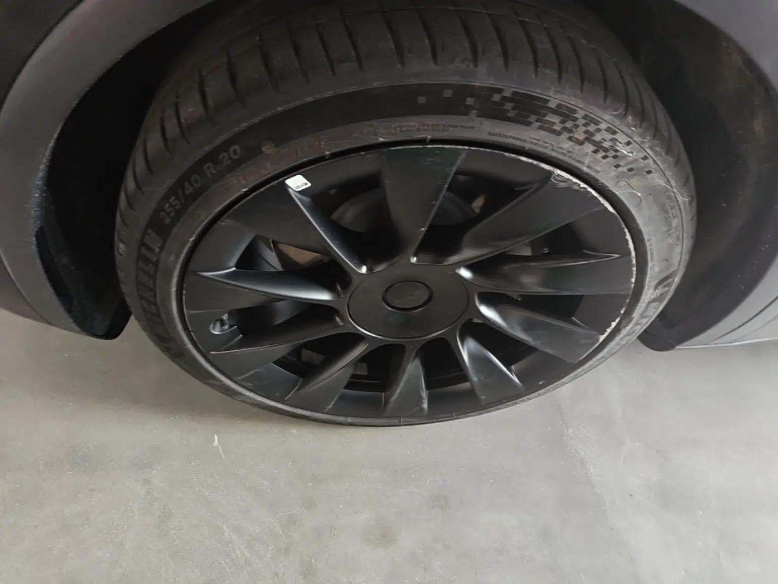 Tesla Model Y 2022 Long-Range All-Wheel-Drive Version — миниатюра 10