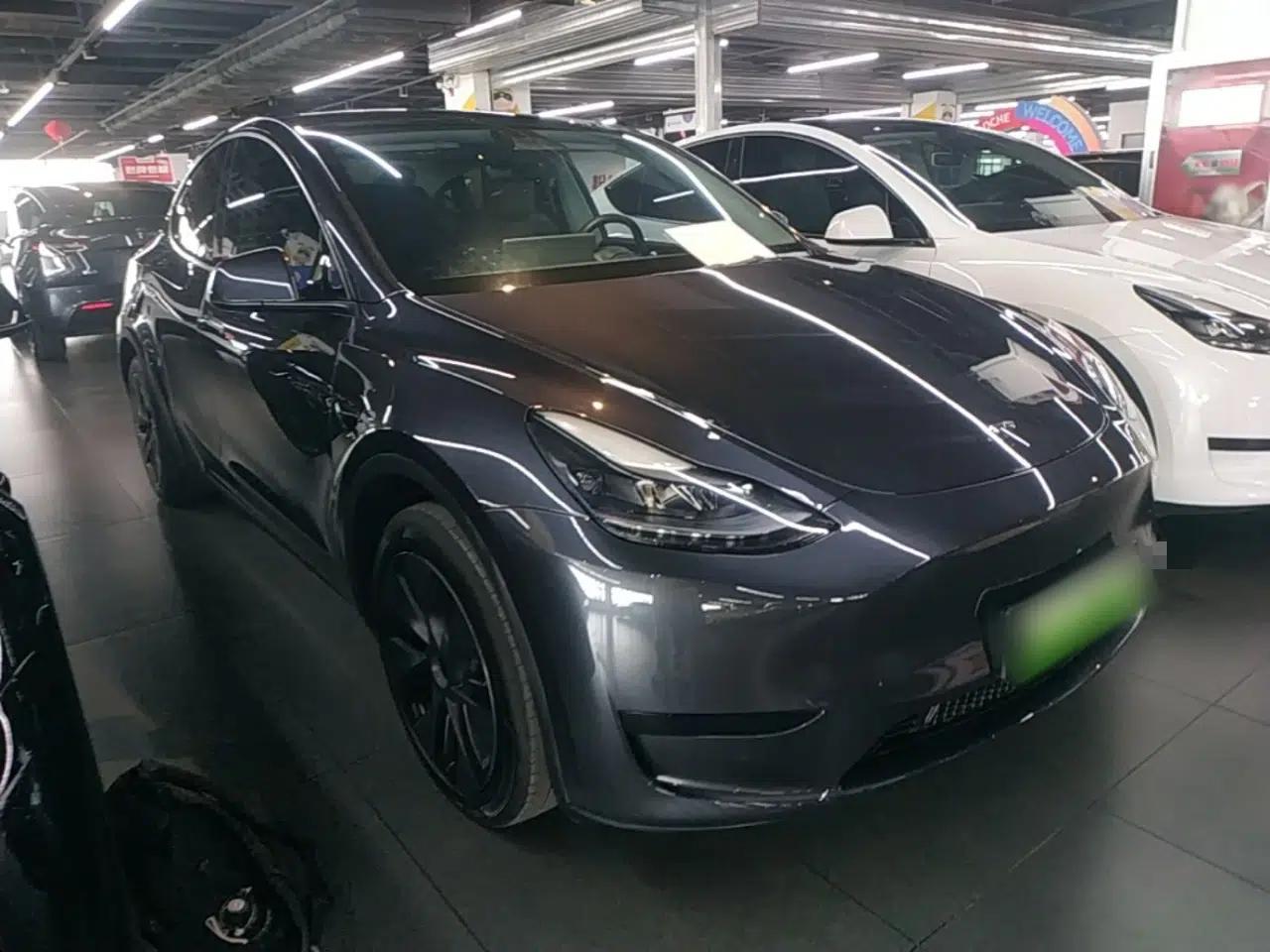 Tesla Model Y 2024 Rear-Wheel-Drive Version — миниатюра 3