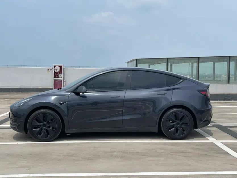 Tesla Model Y 2024 Rear-Wheel-Drive Version — миниатюра 4