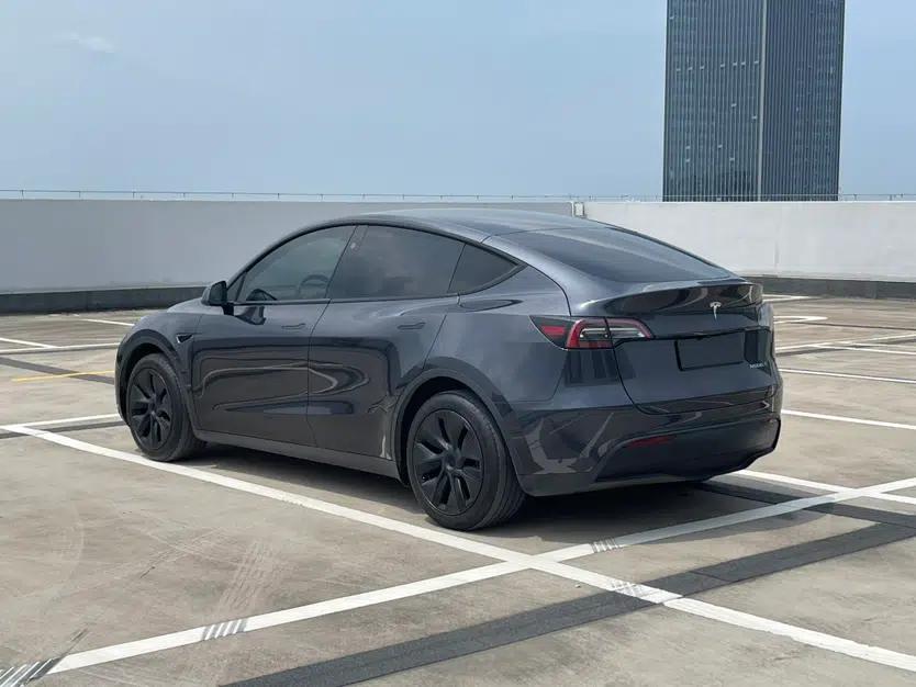 Tesla Model Y 2024 Rear-Wheel-Drive Version — миниатюра 5
