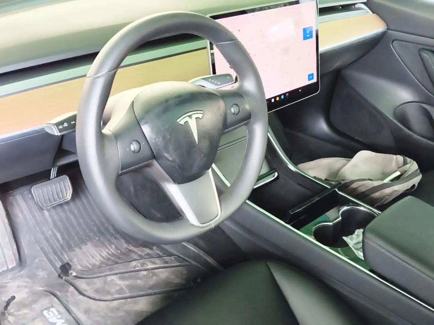 Tesla Model 3 2019 Standard Range Rear-Drive Upgraded Version — миниатюра 12