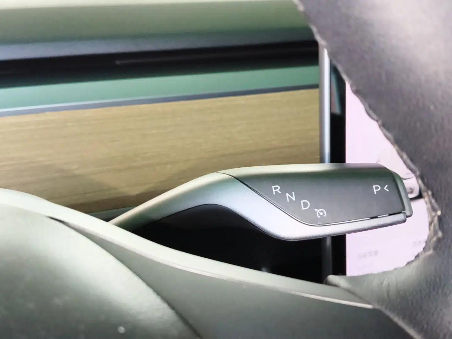 Tesla Model 3 2019 Standard Range Rear-Drive Upgraded Version — миниатюра 16