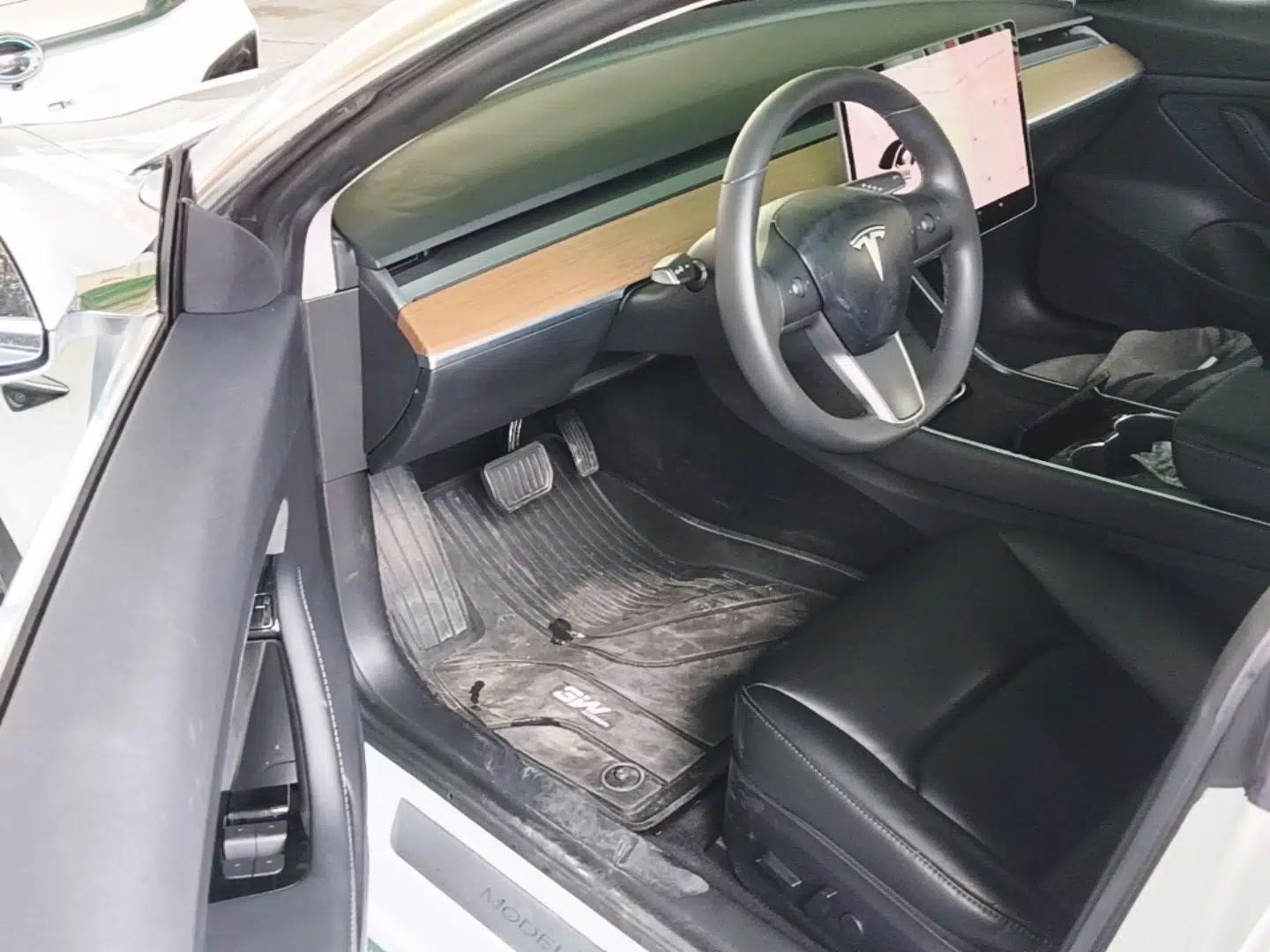 Tesla Model 3 2019 Standard Range Rear-Drive Upgraded Version — миниатюра 18