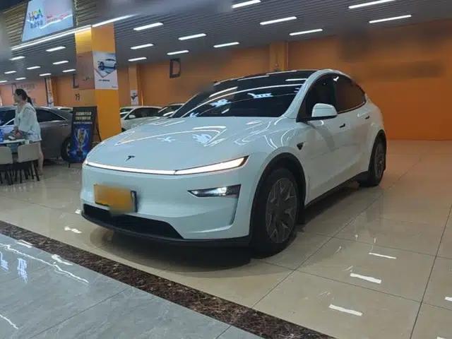 Tesla Model Y L 2025 Model Long-Range All-Wheel-Drive Version
