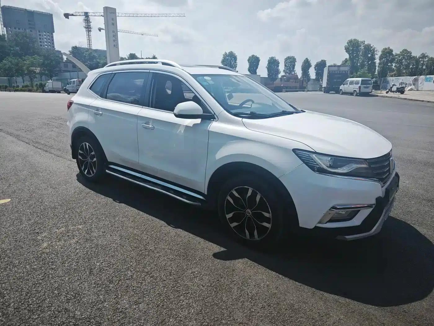 Roewe RX5 2016 20T Two-Wheel Drive Automatic Internet Smart Edition — миниатюра 3